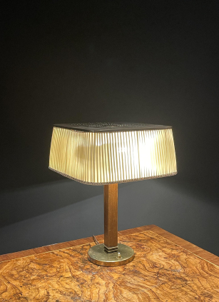 Desk Lamp Model 5066