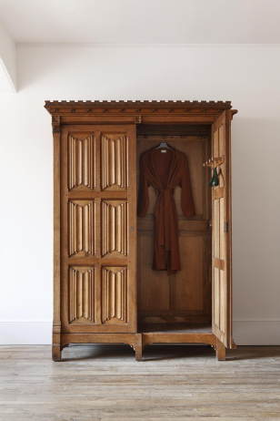 Large Gothic Oak Linen Fold Cabinet Large Gothic Oak Linen Fold Cabinet