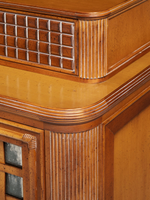 Large 1970's Maple Sideboard Large 1970's Maple Sideboard