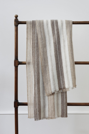 Light Clint Shawl