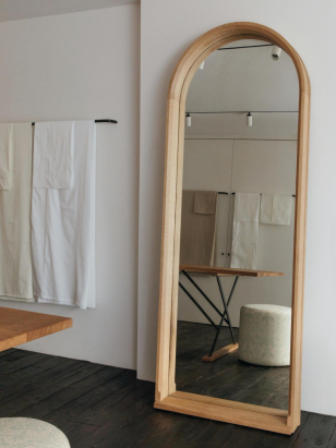 Leaning Oak Mirror 