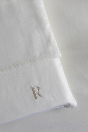 Oxford Pillowcase in Petal (Pair)