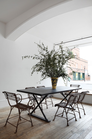 Garden Drapers Table